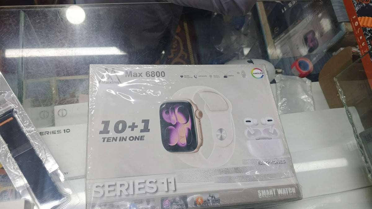 7-in-1 Series 11 Smart watch with earbuds